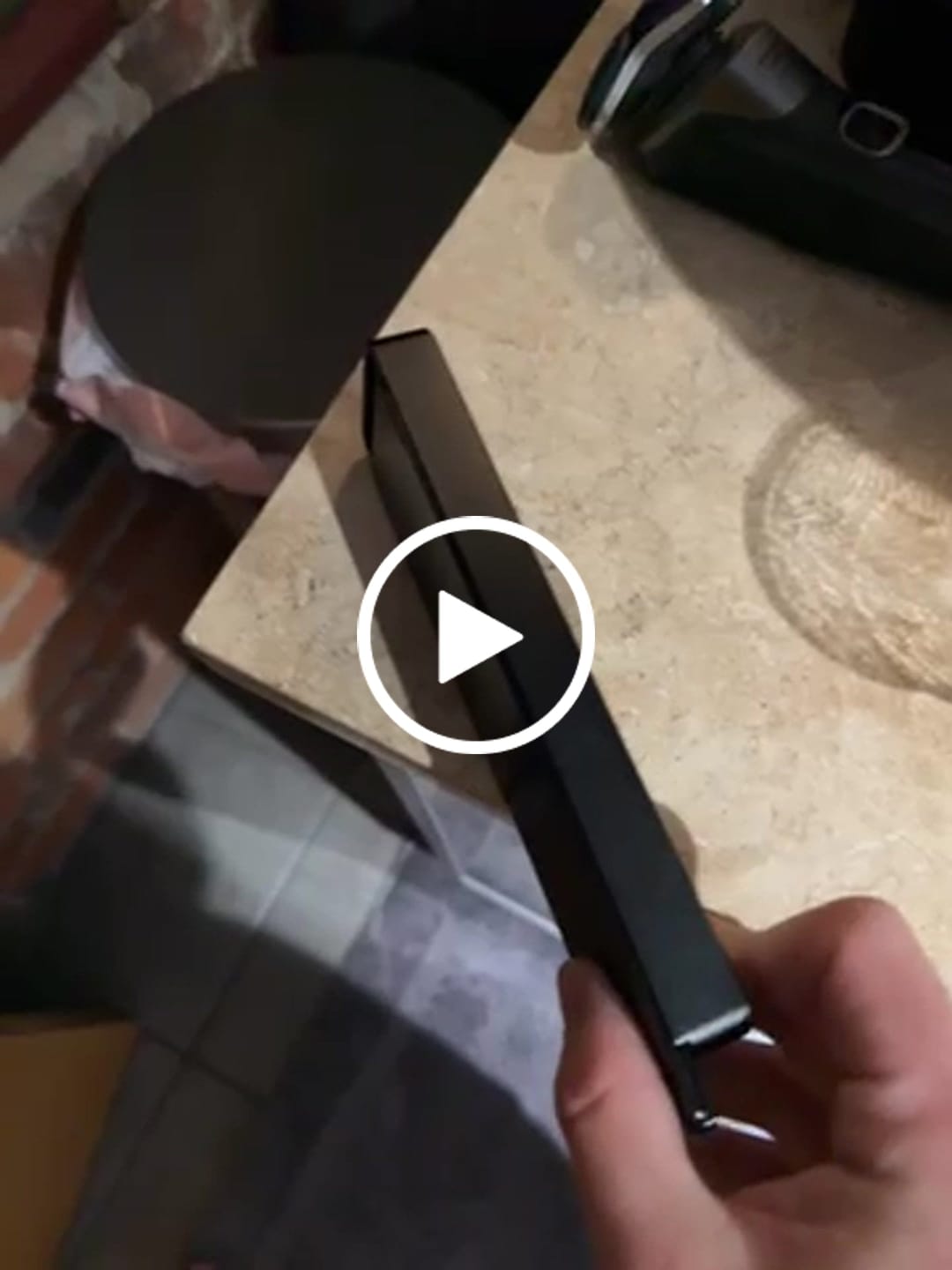 Customer video review of Weekly Case