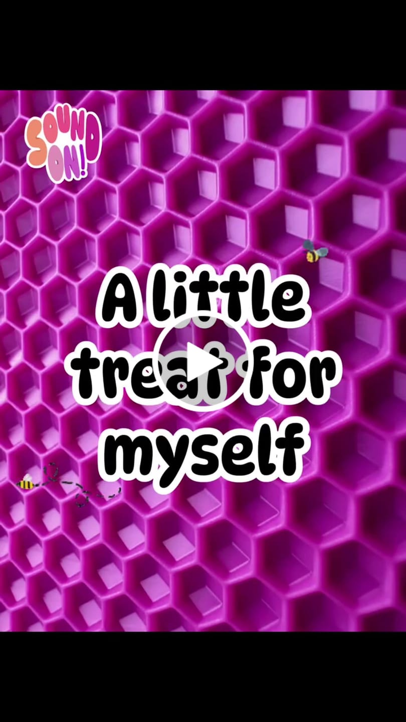 Customer video review of One-Piece Plastic Bee Frames