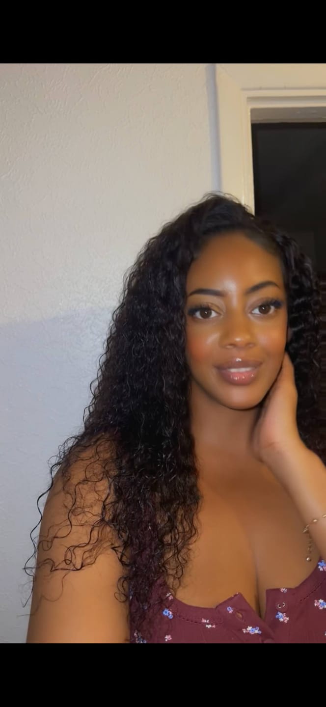 Customer photo review of Wavymy Wear Go Glueless Lace Wigs Pre-cut HD Lace Wigs Human Hair Pre-plucked Natural Hairline 180% Density