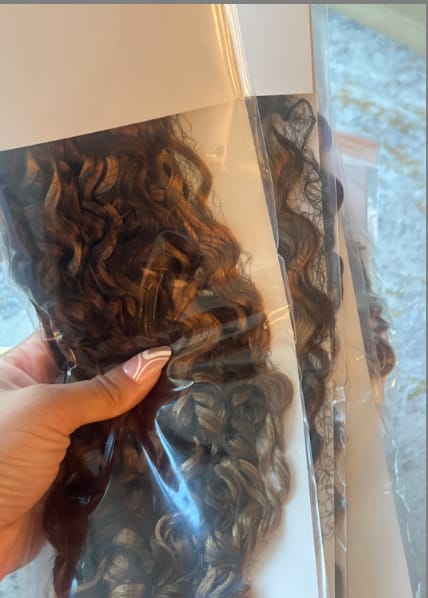 Customer photo review of Wavymy Honey Blonde Highlight Burmese Curly Feather Crochet Hair Miracle Knots Human Hair Extension