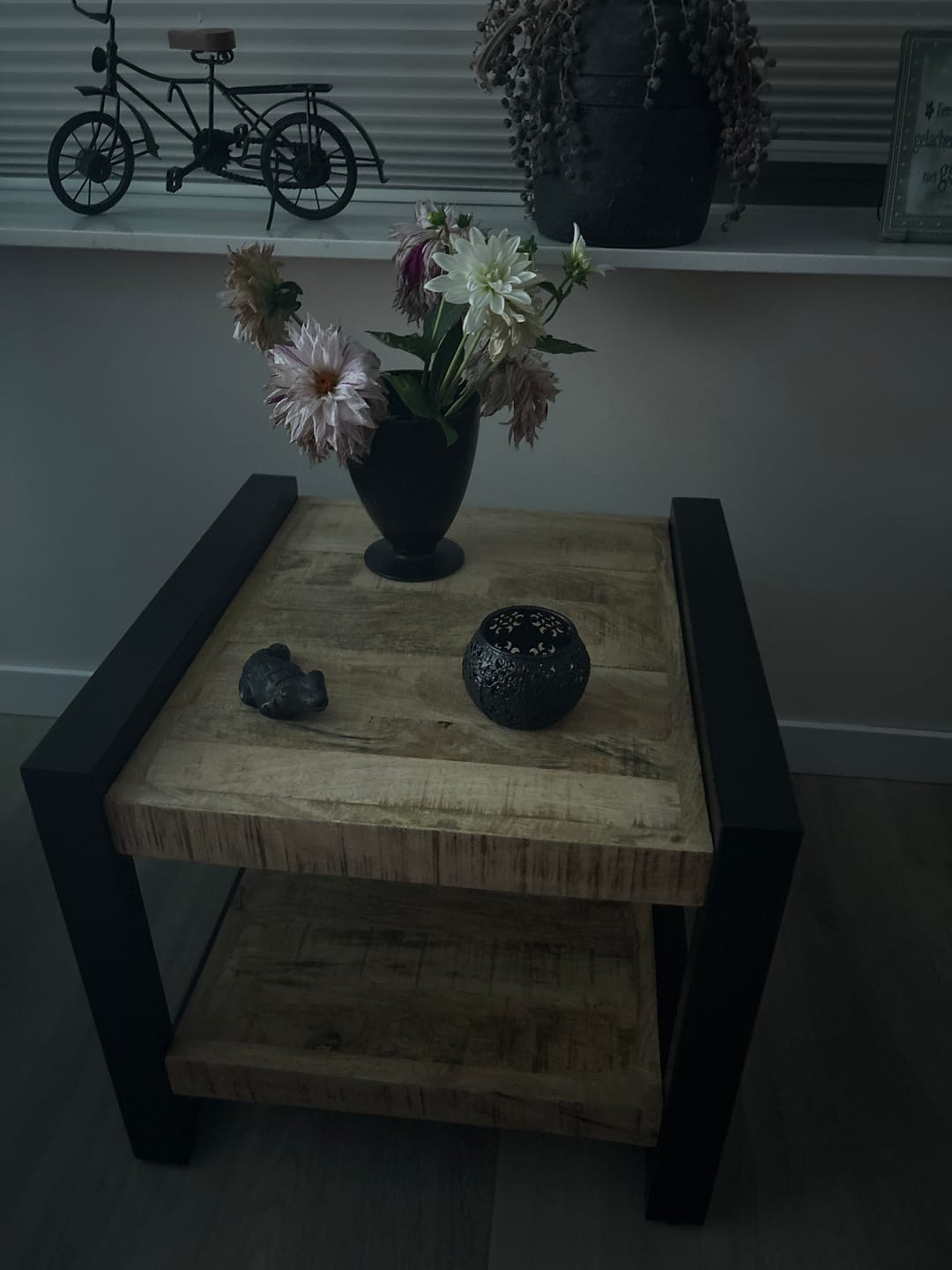 Customer photo review of Bijzettafel Mangohout | 50 cm x 50 cm x 45 cm