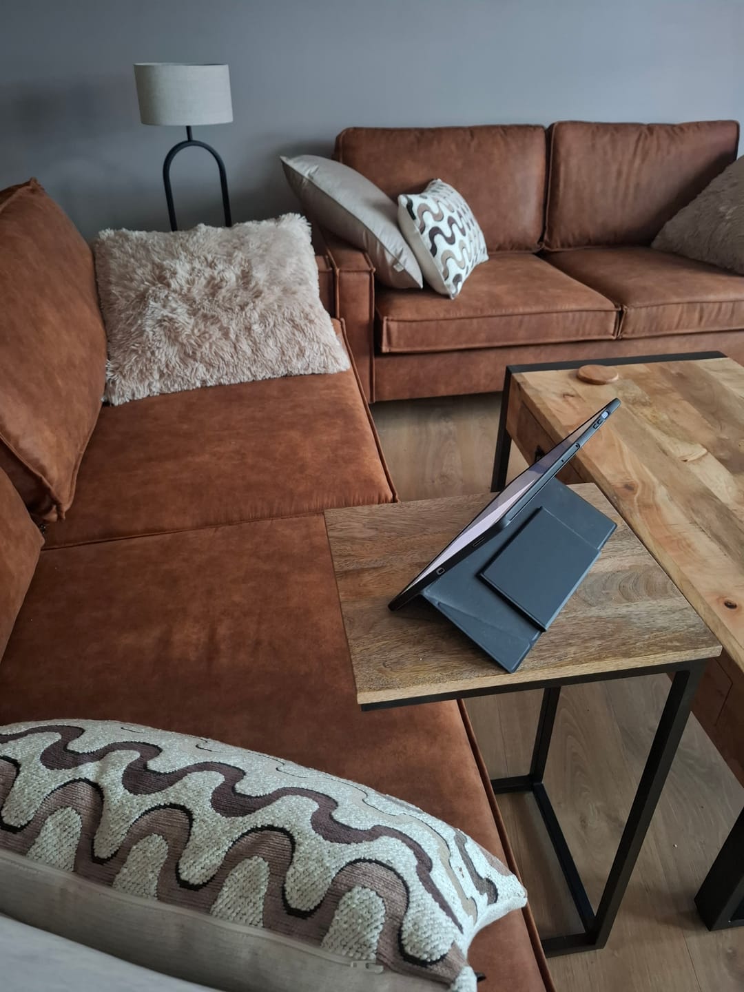 Customer photo review of Bijzettafel bank | Set van 2 | Mangohout en Staal | 38x31x68cm