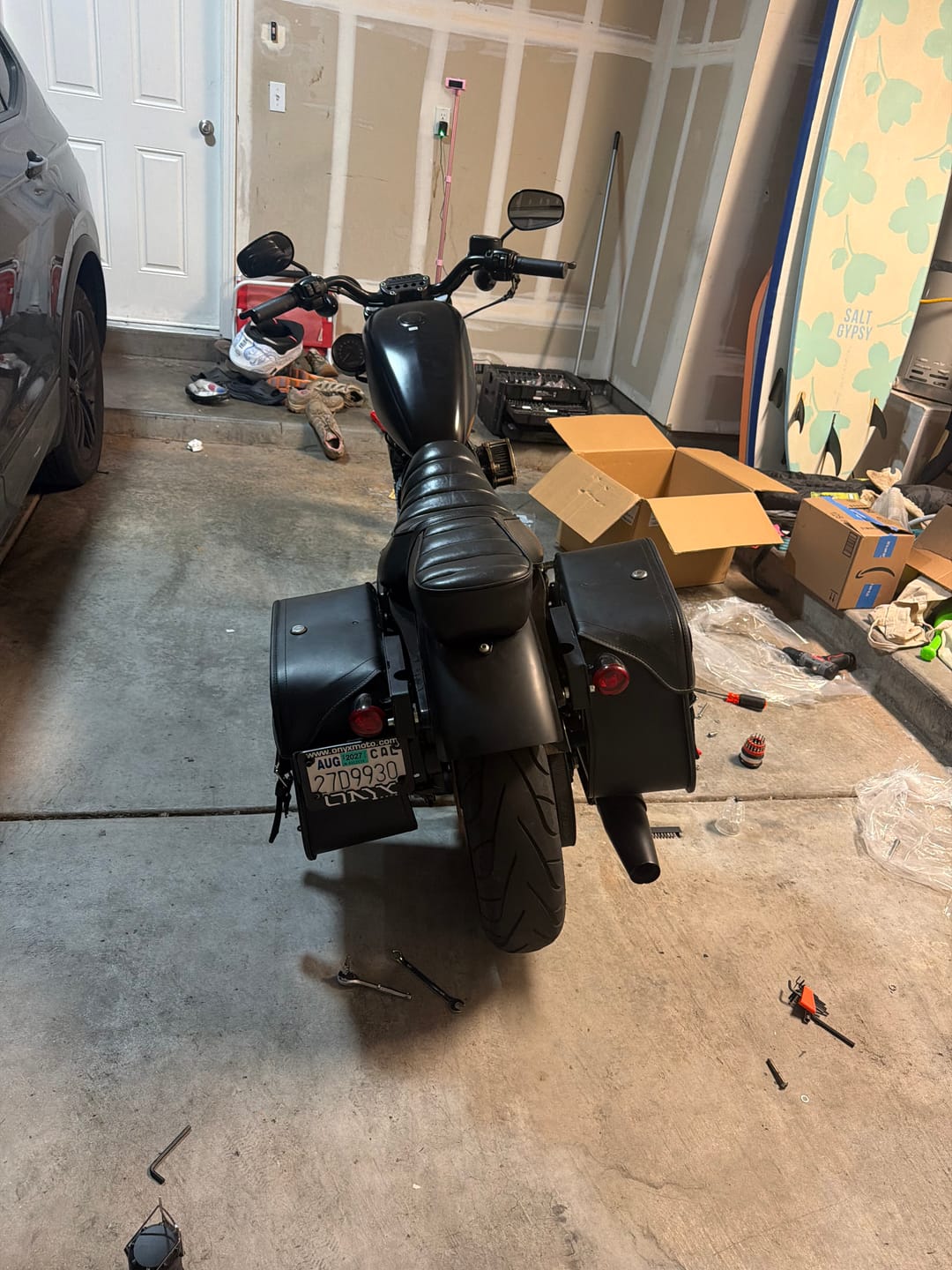 Customer photo review of 25L - Arch Large Shock Cutout Leather Motorcycle Saddlebags for Harley Sportster 883 Iron XL883N