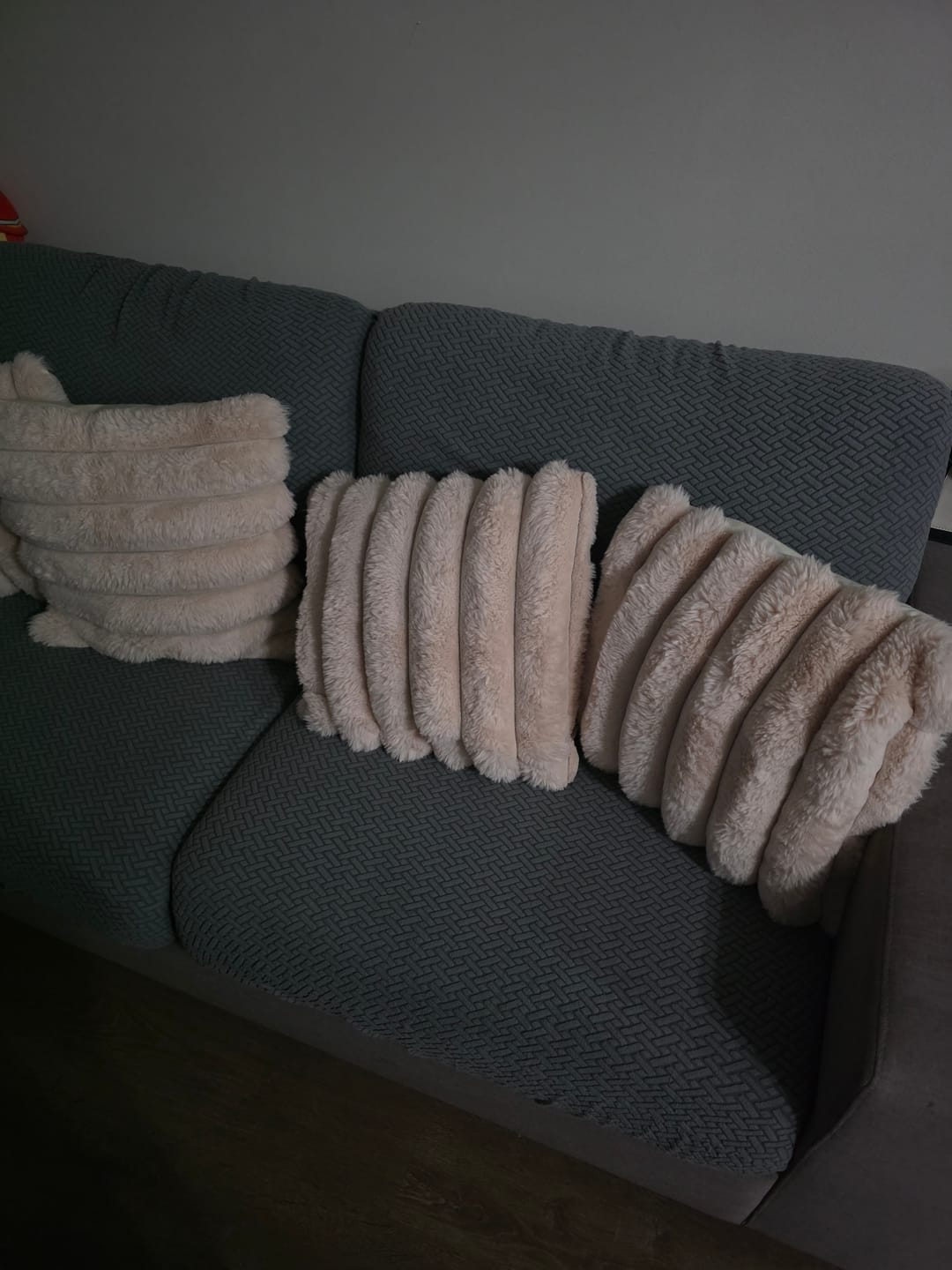 Customer photo review of Funda Mágica Cubre Sofá —  Renueva tu sofá en 2 minutos.