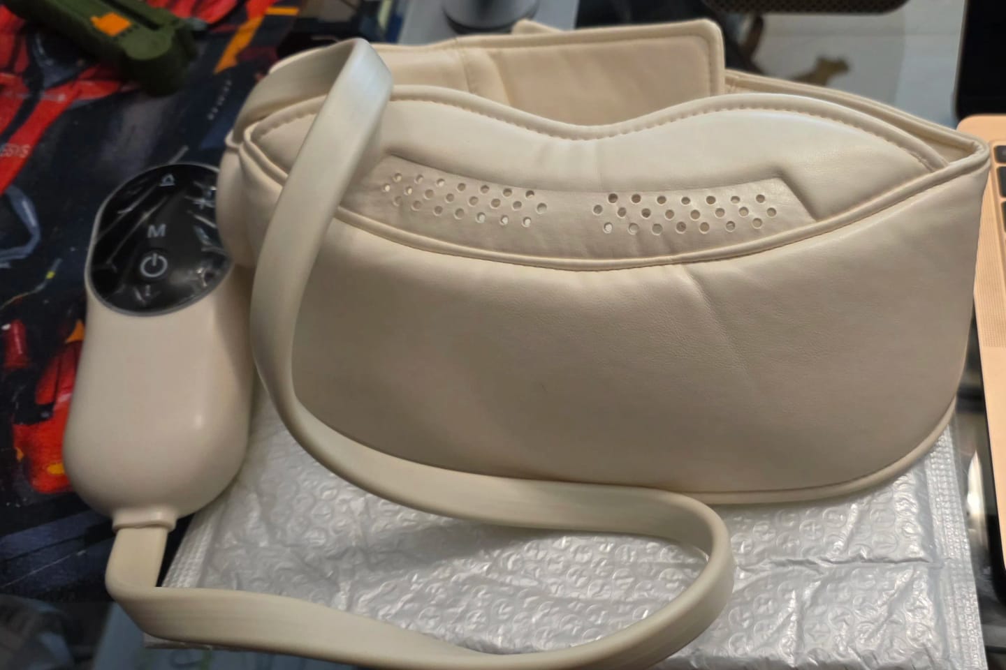 Customer photo review of Rovnor Head & Eye Compression Massager