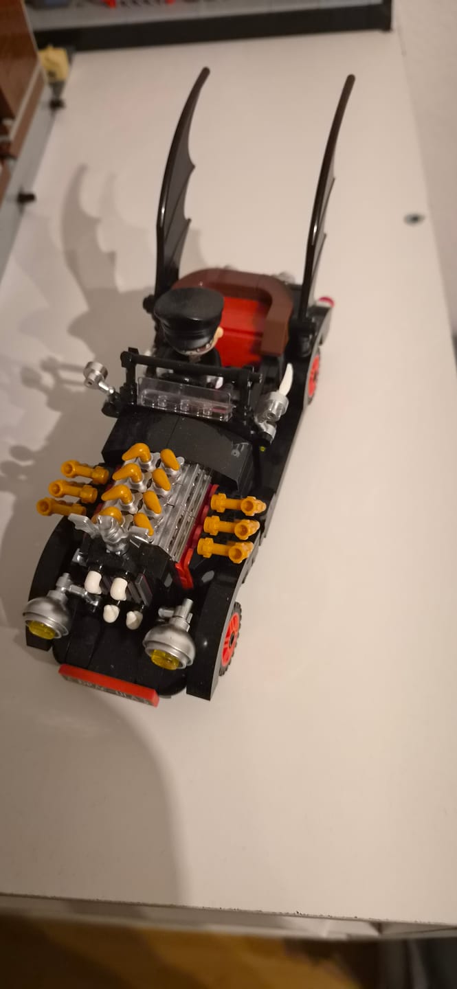 Customer photo review of Pantasy Vampire Vintage Car 85071