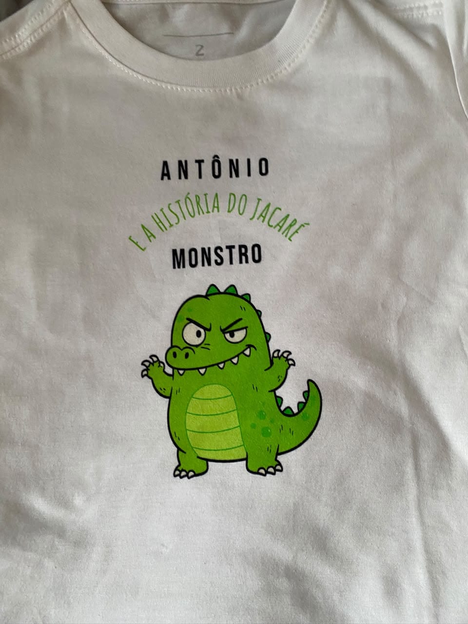 Customer photo review of Camiseta Infantil Personalizada - CLUBE DE MONSTRINHOS - BRANCA - Algodão 100%