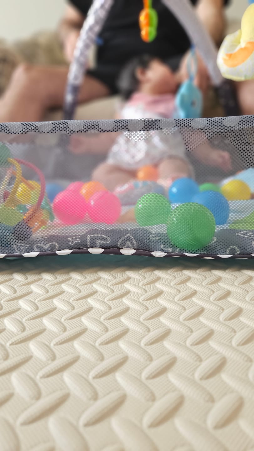 Customer photo review of Gimnasio Para Bebe Tipo Corral De Pelotas Fisher Pataditas