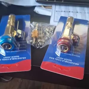 Customer photo review of Manutenzione Rapida Valvola R134A Kit Strumenti per Auto