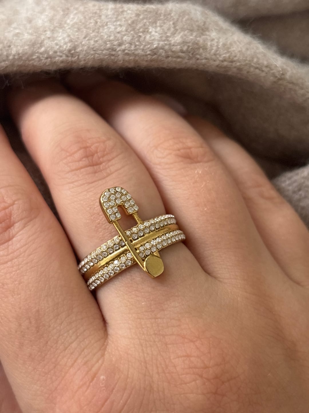 Customer photo review of Pave Flow Safety Ring 14K Vergoldung