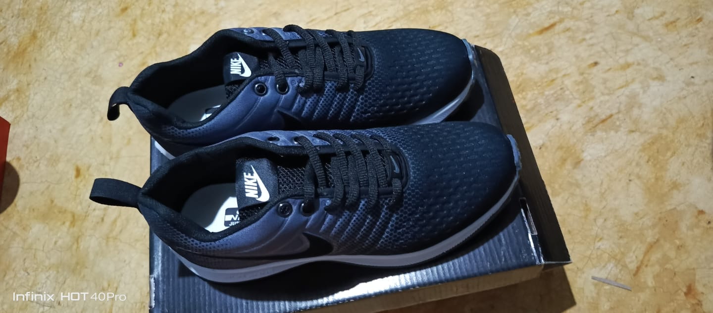 Customer photo review of Tenis 012 Negro Oxford Negro