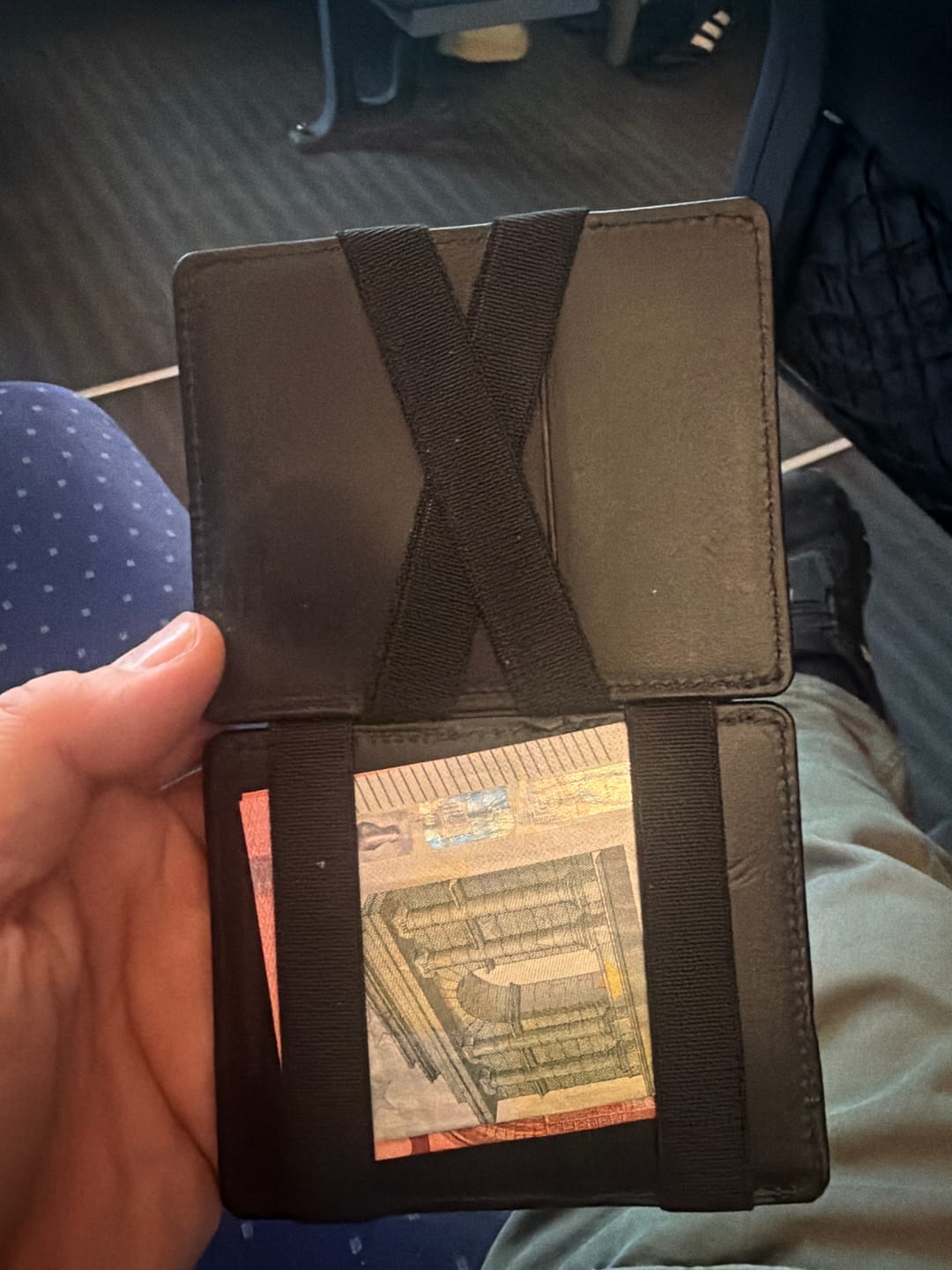 Customer photo review of Flap Boy Slim - Magic Wallet without Coin Pocket