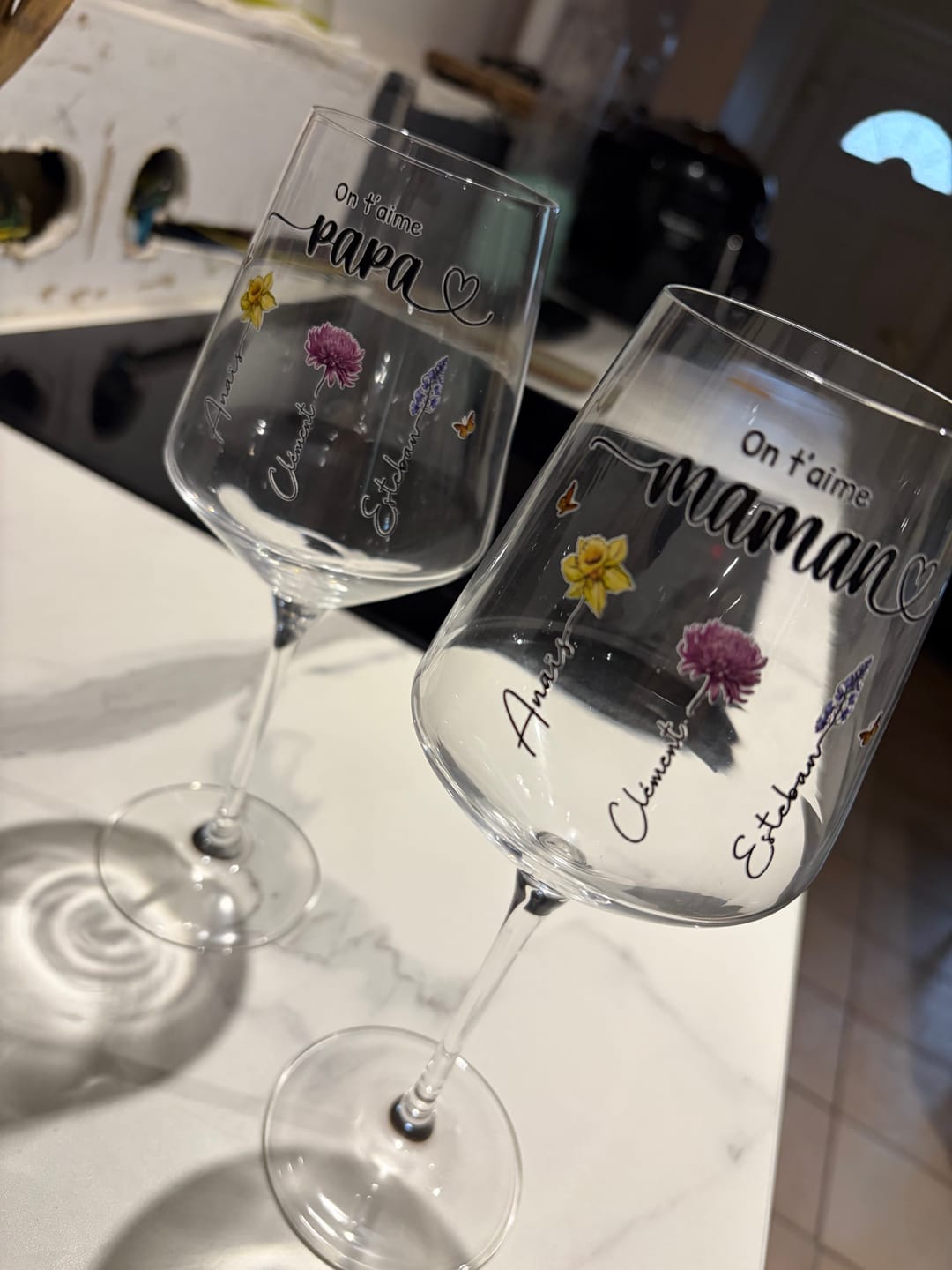 Customer photo review of Le jardin de Mamie - Verre à vin personnalisé avec fleurs de naissance pour Maman et Mamie