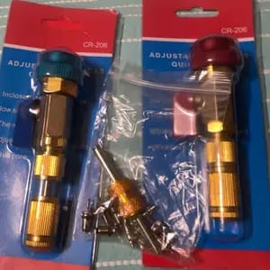 Customer photo review of Manutenzione Rapida Valvola R134A Kit Strumenti per Auto