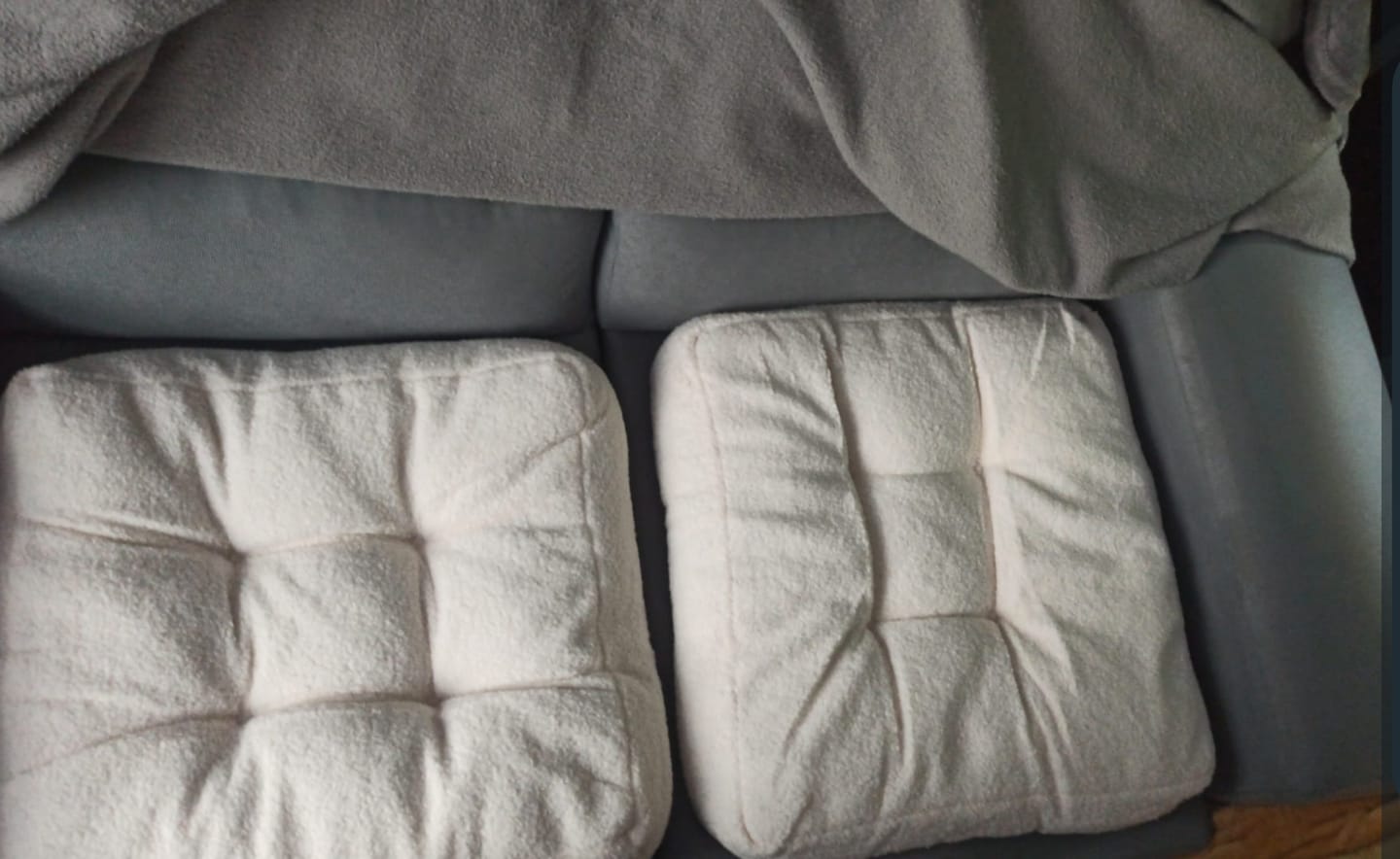 Customer photo review of Almohadón Cuadrado De Piso Silla Cojín Puf Decorativo Homilu