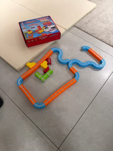 Customer photo review of מודינו רייל - רכבת מגנטית חשמלית