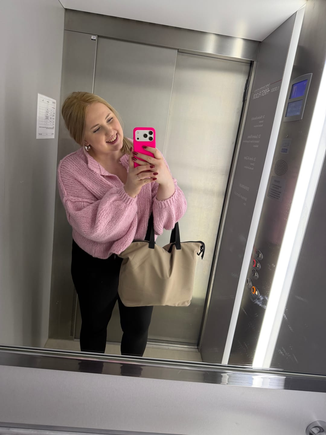 Customer photo review of Oversized Cardigan Short "CozyGlam"