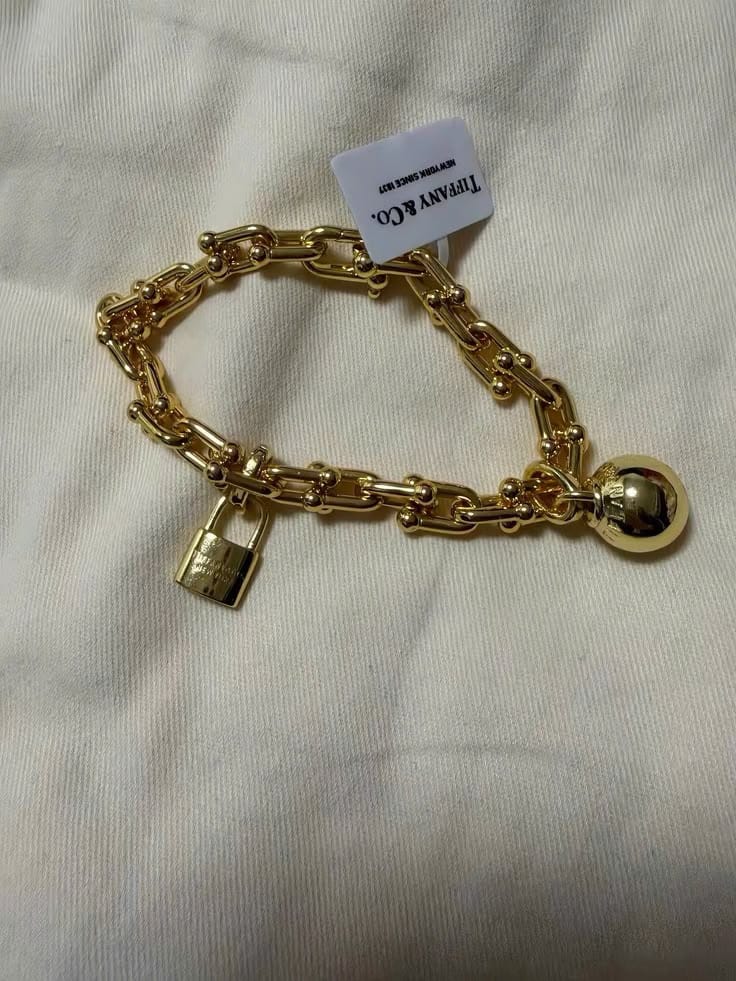 Customer photo review of HardWear Small Single Wrap Bracelet