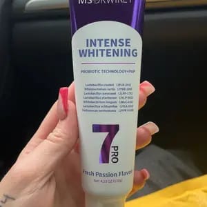 Customer photo review of Sbiancante Dentifricio con 7 Probiotici Formula Viola Potenziata