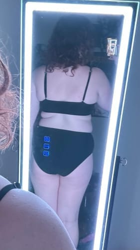 Customer photo review of Emoswim - V-Neck High Waist Bikini
