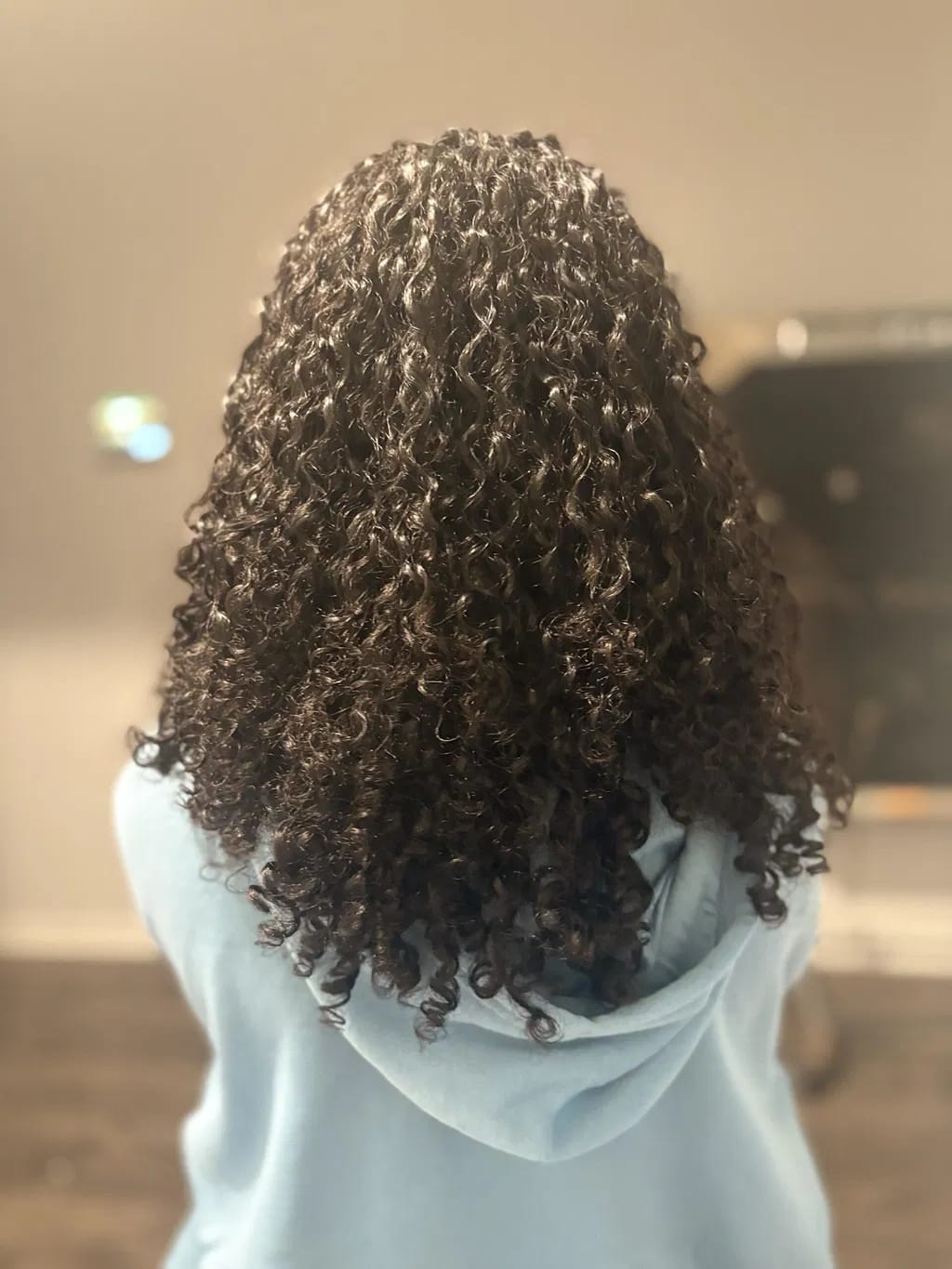 Customer photo review of Wavymy Burmese Curly Feather Crochet Hair Lightweight Miracle Knots Human Hair Extension
