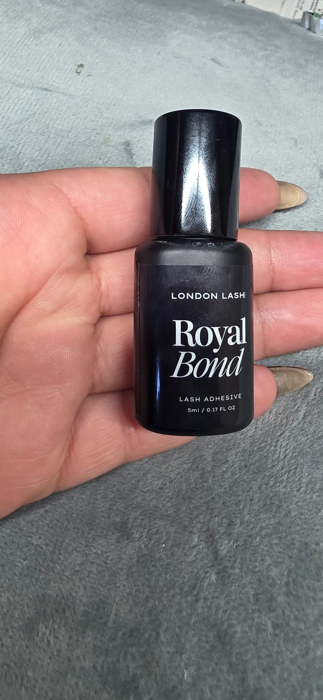 Customer photo review of Pegamento Royal Bond London Lash Pro – 0,5 s, 30–80% Humedad