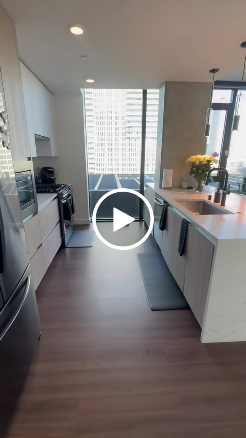 Customer video review of Luxury Poster