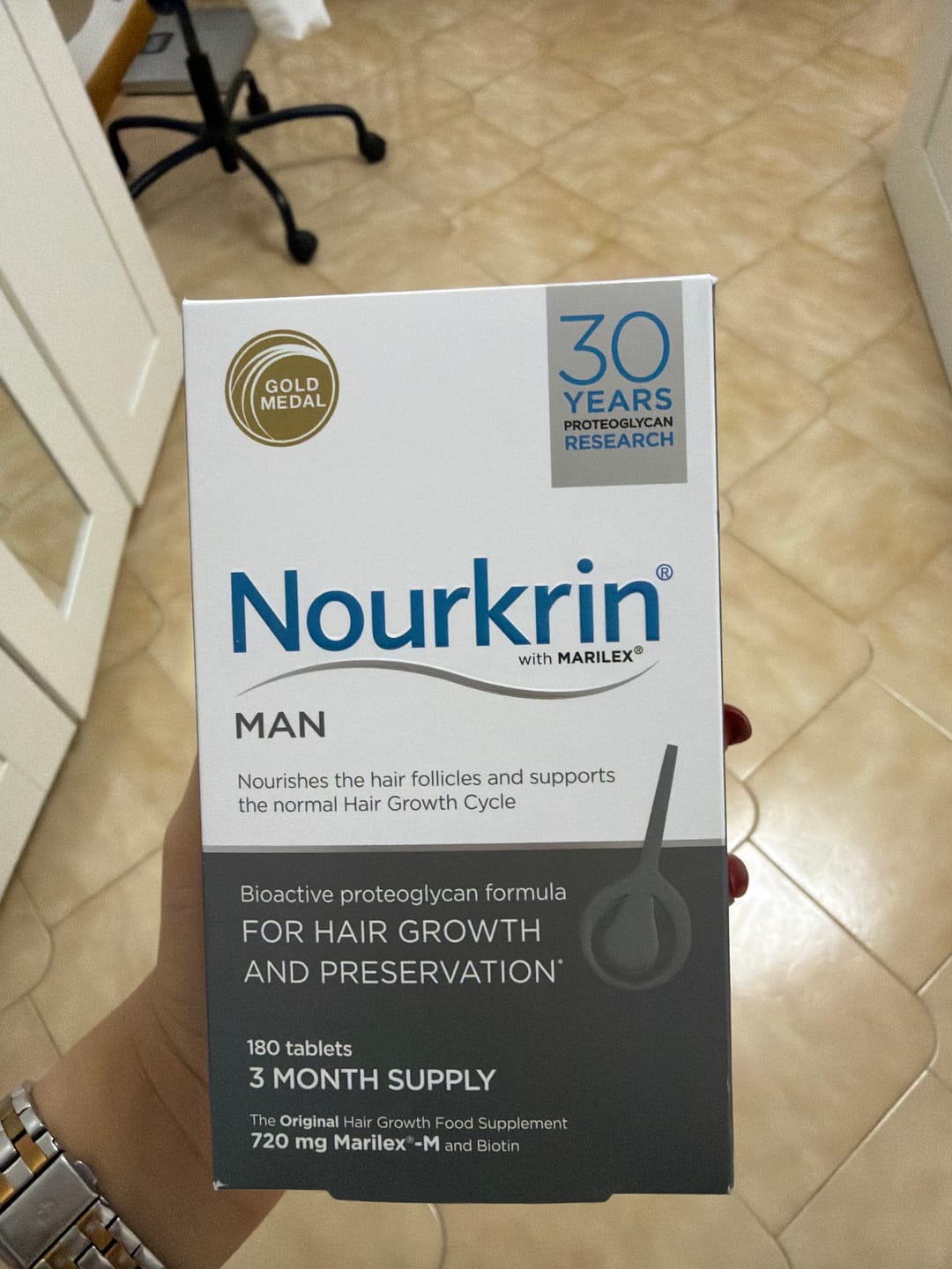 Customer photo review of Nourkrin Woman 3 Month Supply (180 Tablets) + FREE Shampoo & Conditioner