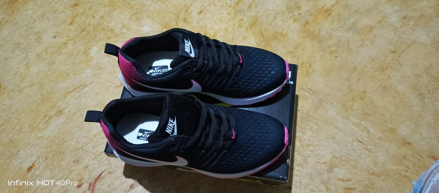Customer photo review of Tenis 012 Negro Fiusha