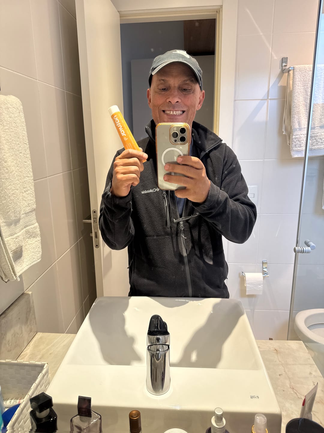 Customer photo review of Creme Dental Natural com Cúrcuma, Cravo e Melaleuca 80g
