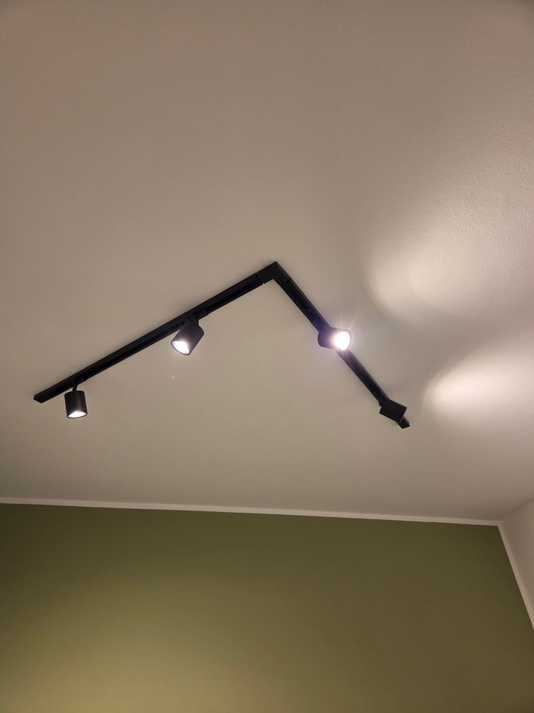Customer photo review of OSRAM TRACKLIGHT Schienensystem Mini-Leuchte, schwarz