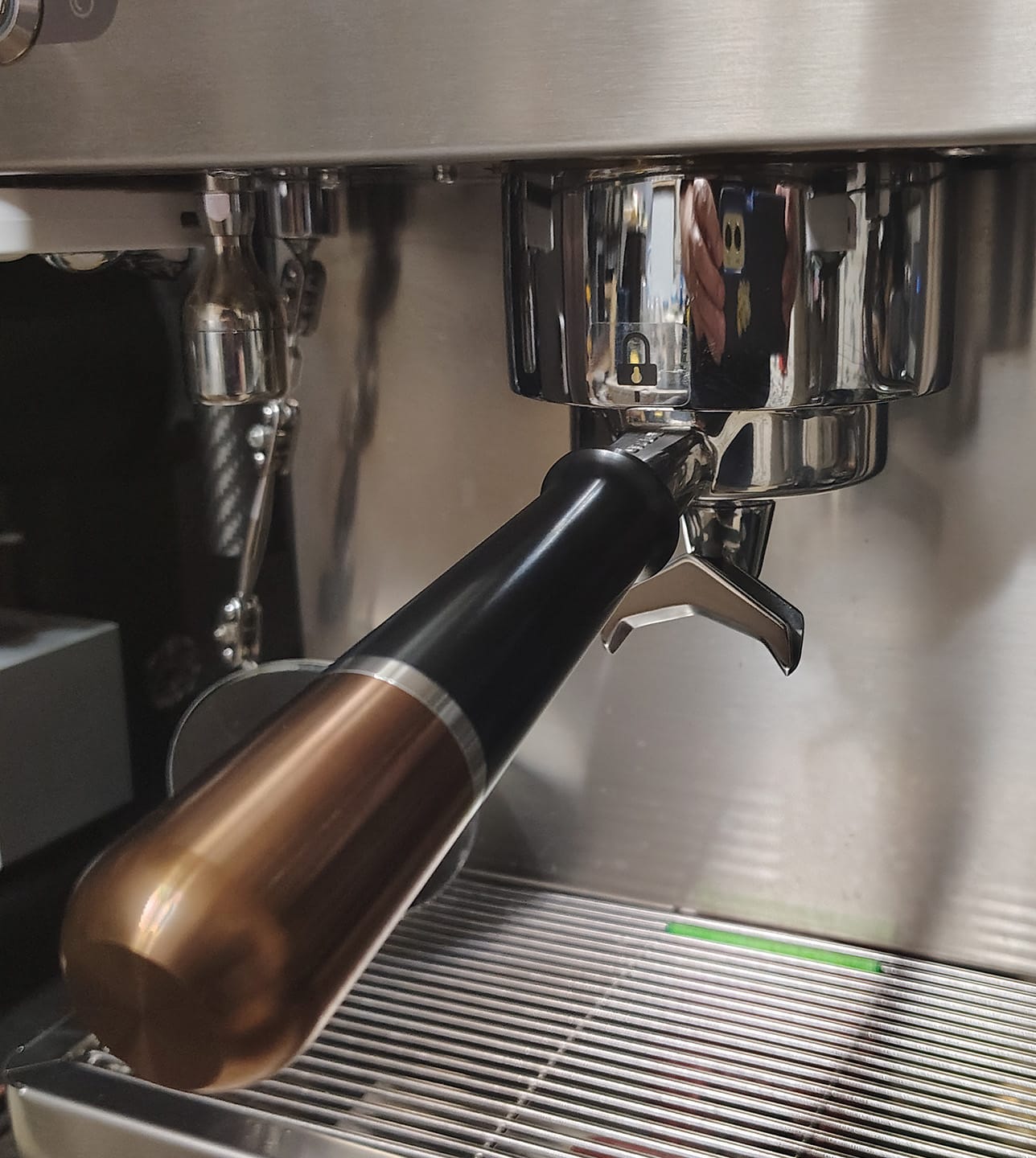 Customer photo review of Hybrid LM/E61/NS/GA Portafilter - Versatile Bottomless & Spouted