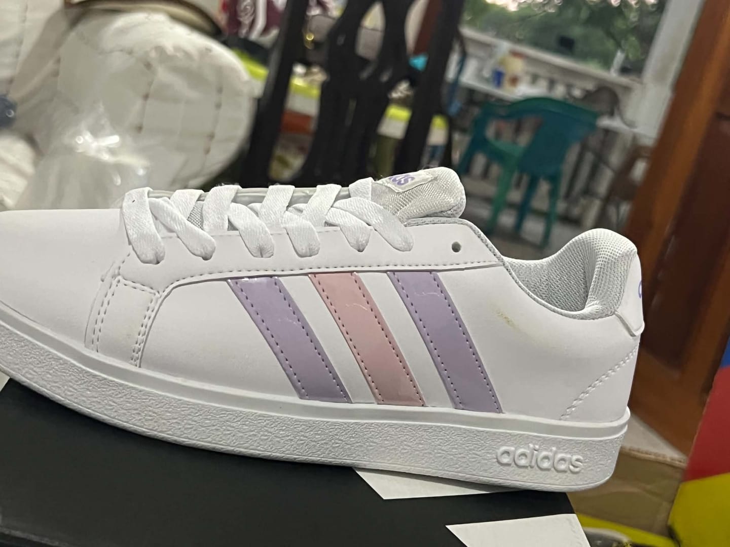 Customer photo review of Tenis Neo Grand Court Blanco Lila Rosa