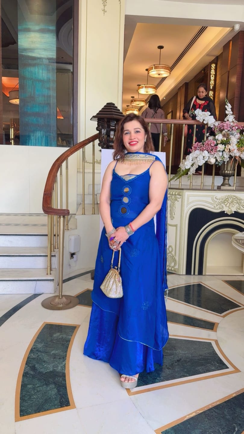 Customer photo review of Jhoom Cobalt Mirror Kurta Set