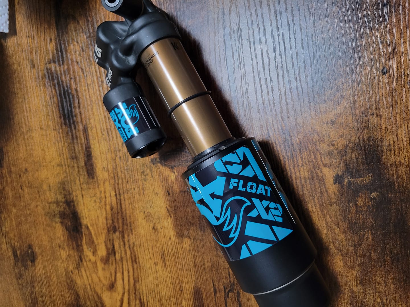 Customer photo review of Fox Float X2 Shock Decal - CLEARANCE