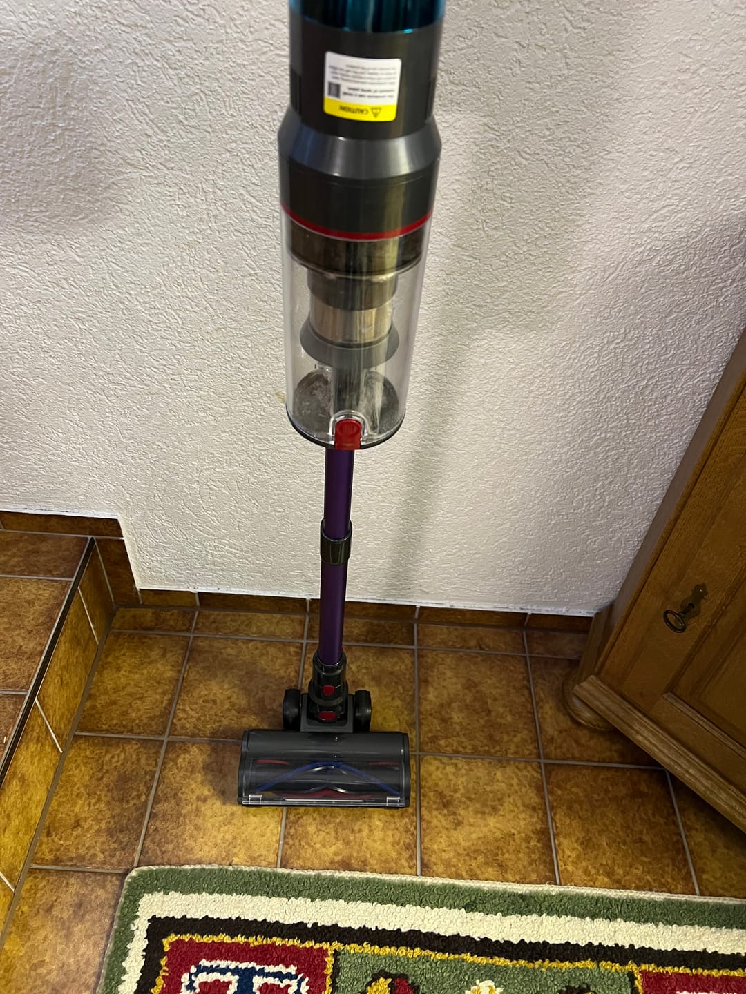 Customer photo review of Ultra-starker Akku-Staubsauger mit automatischer Stauberkennung / Bis zu 60 Minuten Laufzeit / Beutelloser Staubsauger für Teppiche, Hartböden & Tierhaare