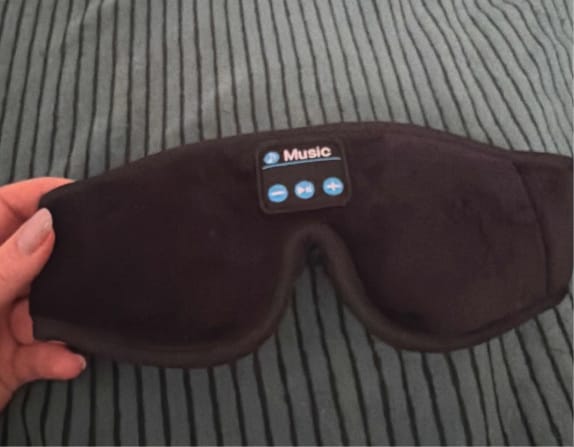 Customer photo review of Zzzen Mask - 3D Bluetooth Sleep Headphones
