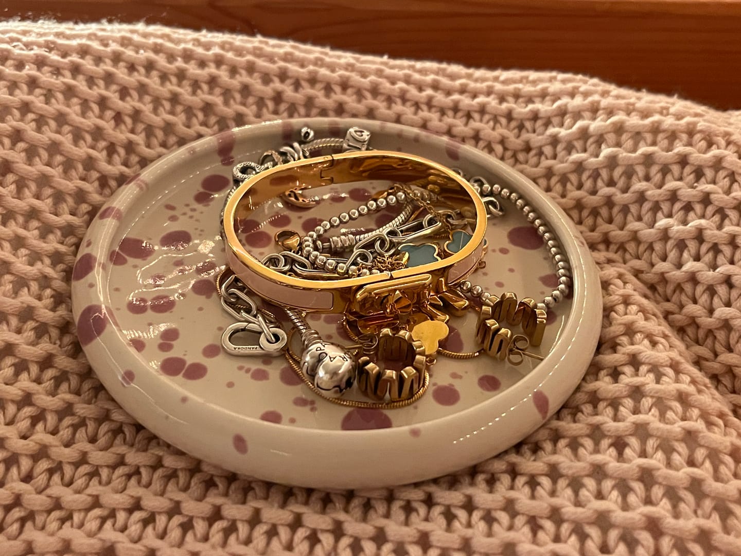 Customer photo review of Baby Pink Agapi Armreif