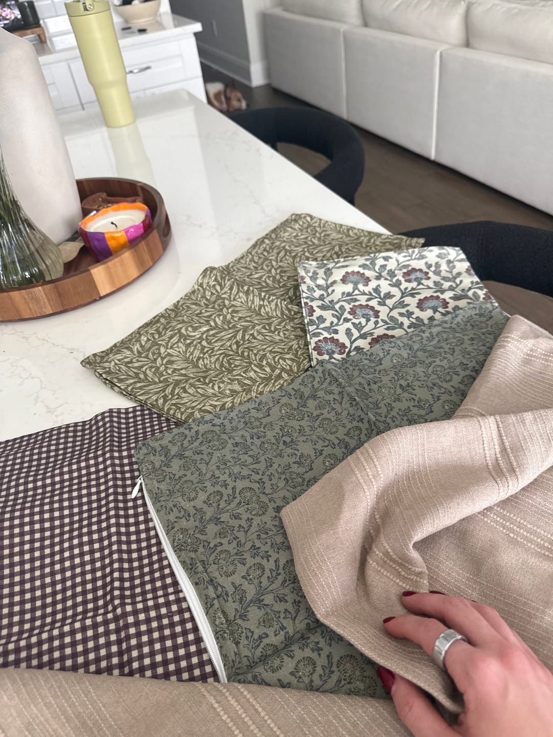 Customer photo review of Hayes Pillow Cover 4-Pack - 18" | 22"