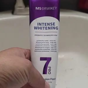 Customer photo review of Sbiancante Dentifricio con 7 Probiotici Formula Viola Potenziata