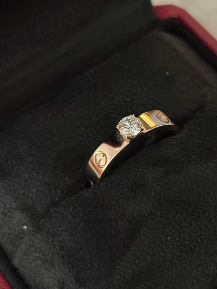 Customer photo review of Small Love Solitaire 1 Diamond Ring