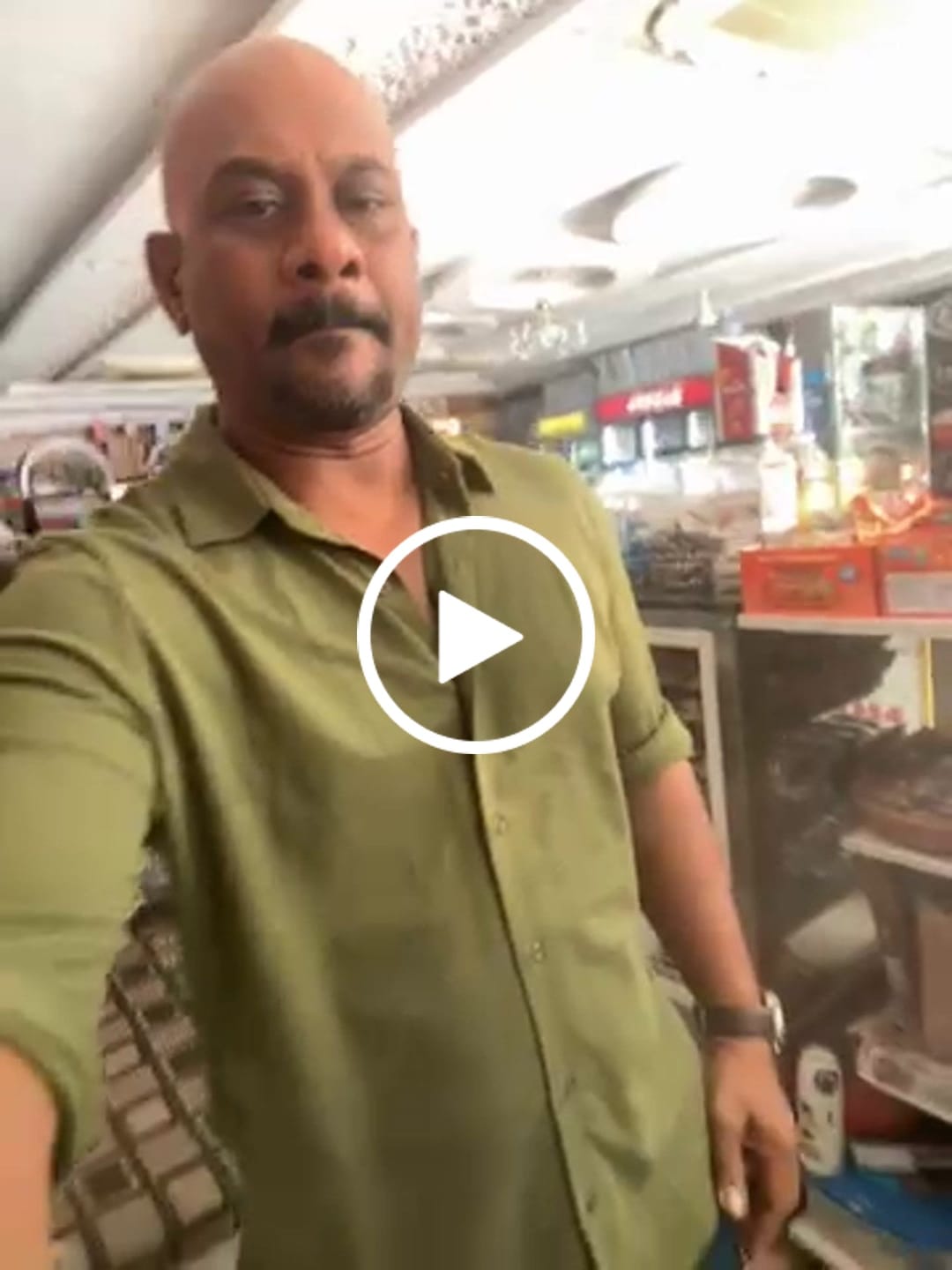 Customer video review of The Essential Shirt