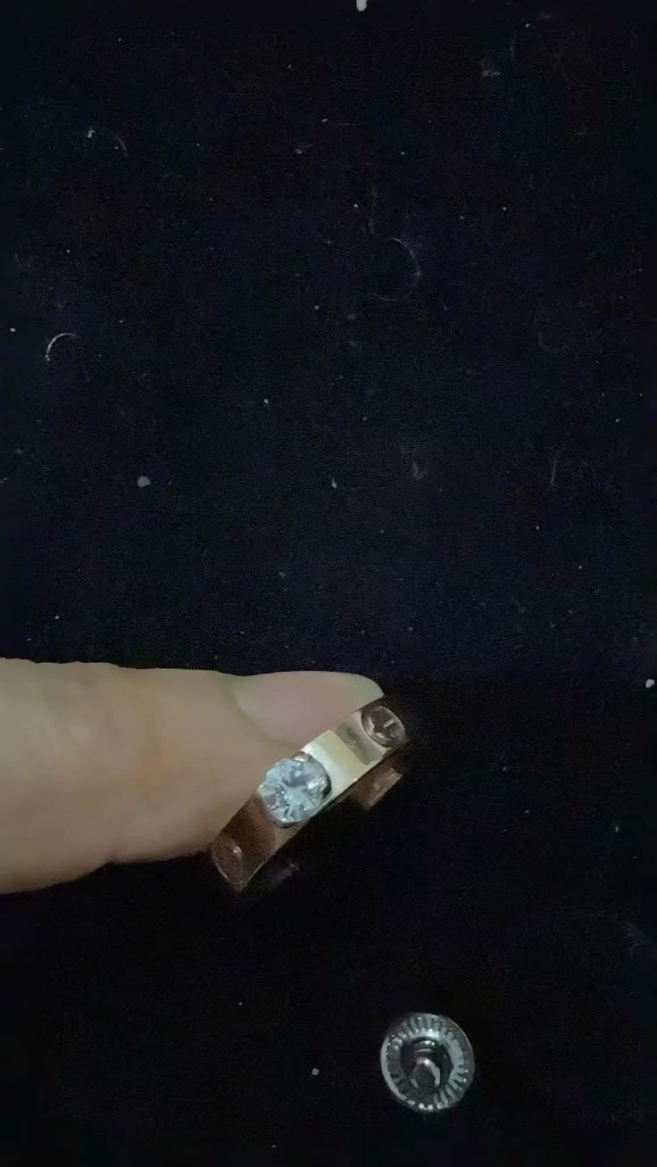 Customer photo review of Small Love Solitaire 1 Diamond Ring