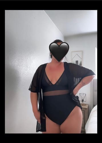 Customer photo review of Emoswim - Women Plus Size One Piece Swimsuit V Neck Mesh Sheer Tummy Control Bathing Suit