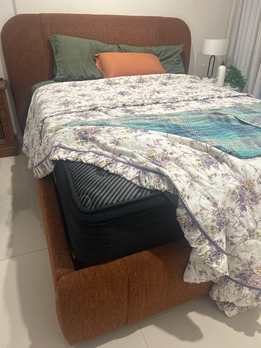 Customer photo review of Queen Size Mattress Black Bamboo Charcoal Fiber 35cm