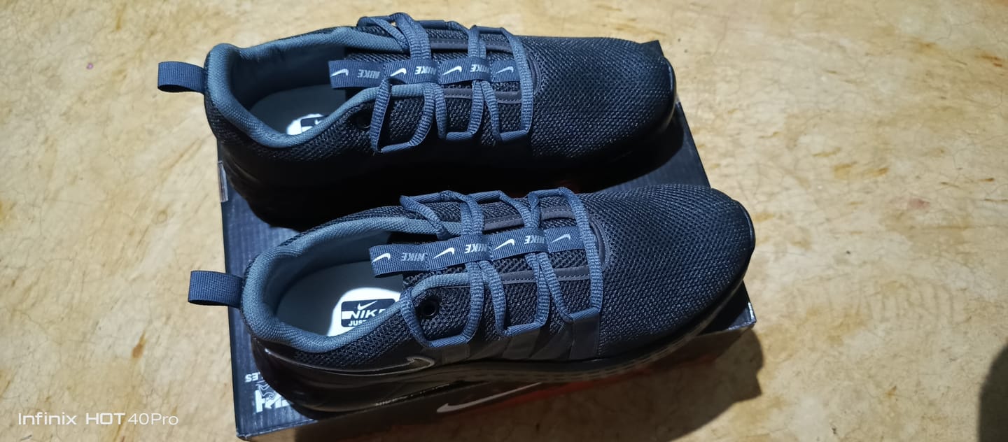 Customer photo review of Tenis Zoom Oxford Negro