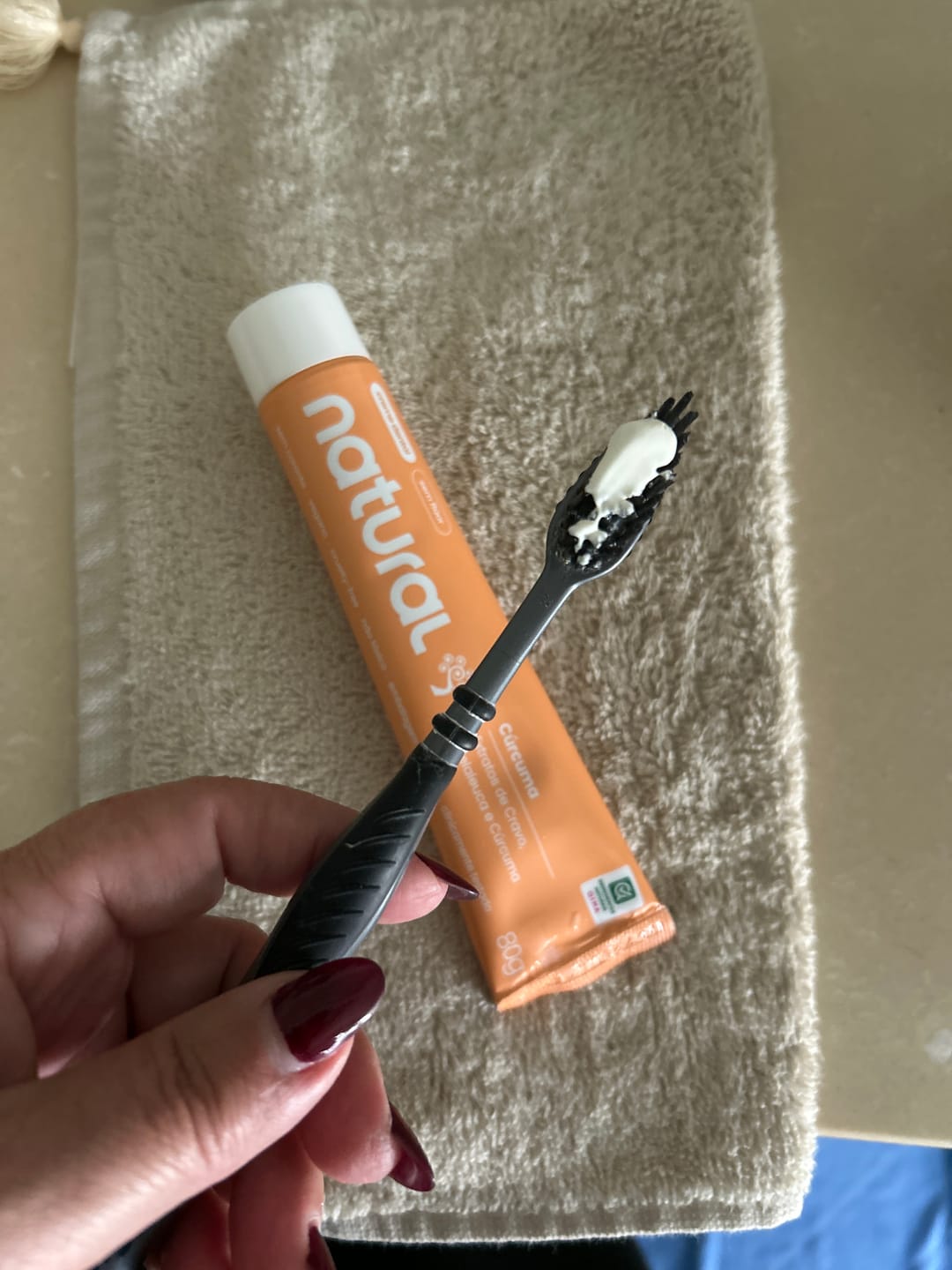 Customer photo review of Creme Dental Natural com Cúrcuma, Cravo e Melaleuca 80g