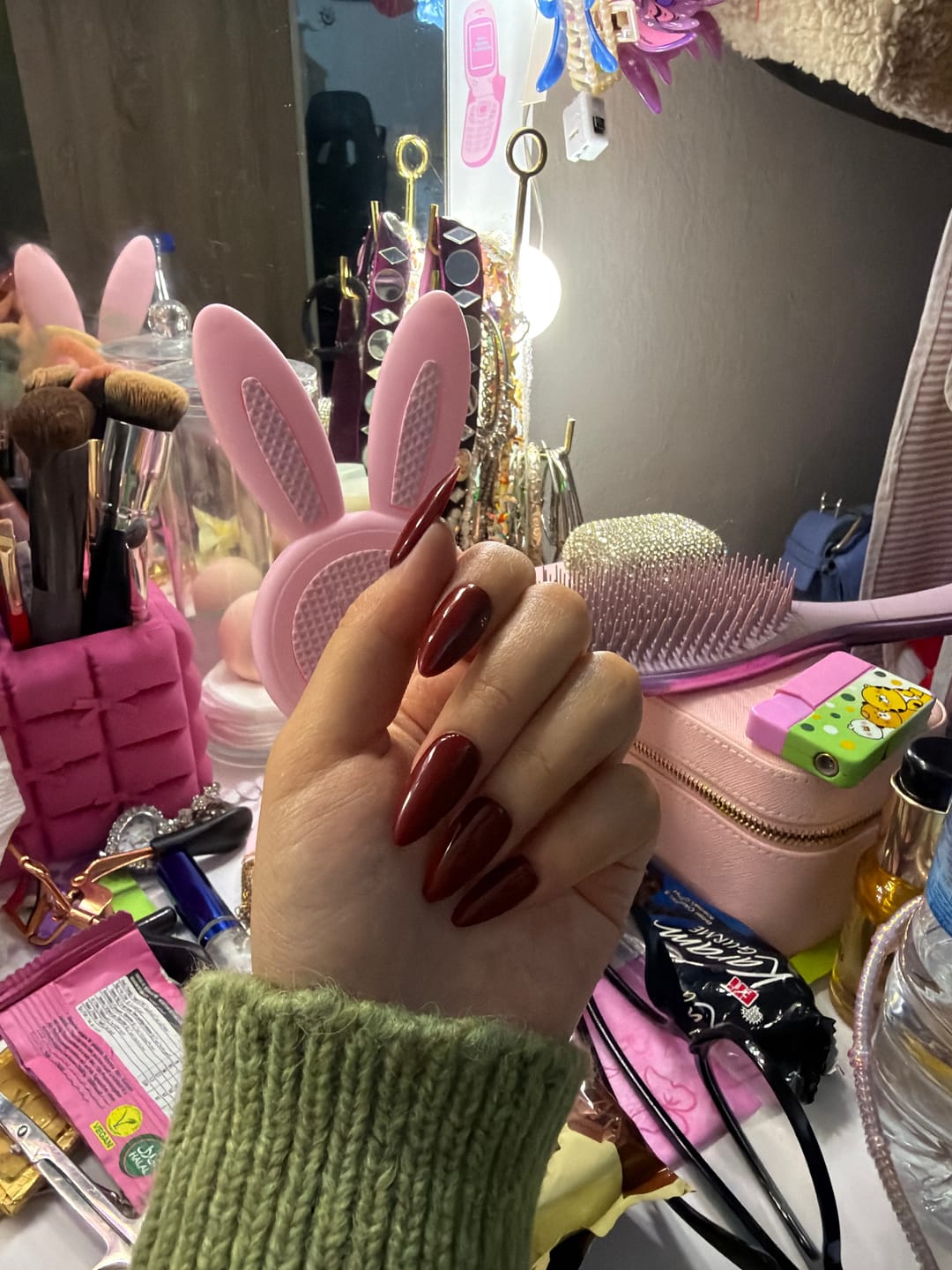Customer photo review of 15'li Bordo Uzun Badem UBD1544 Tekrar Kullanılabilir El Yapımı Protez Takma Tırnak