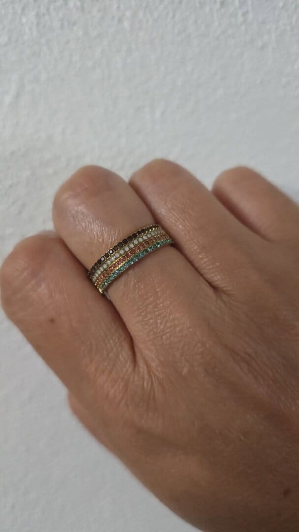 Customer photo review of Anel Delicado com Pedra de Nascimento