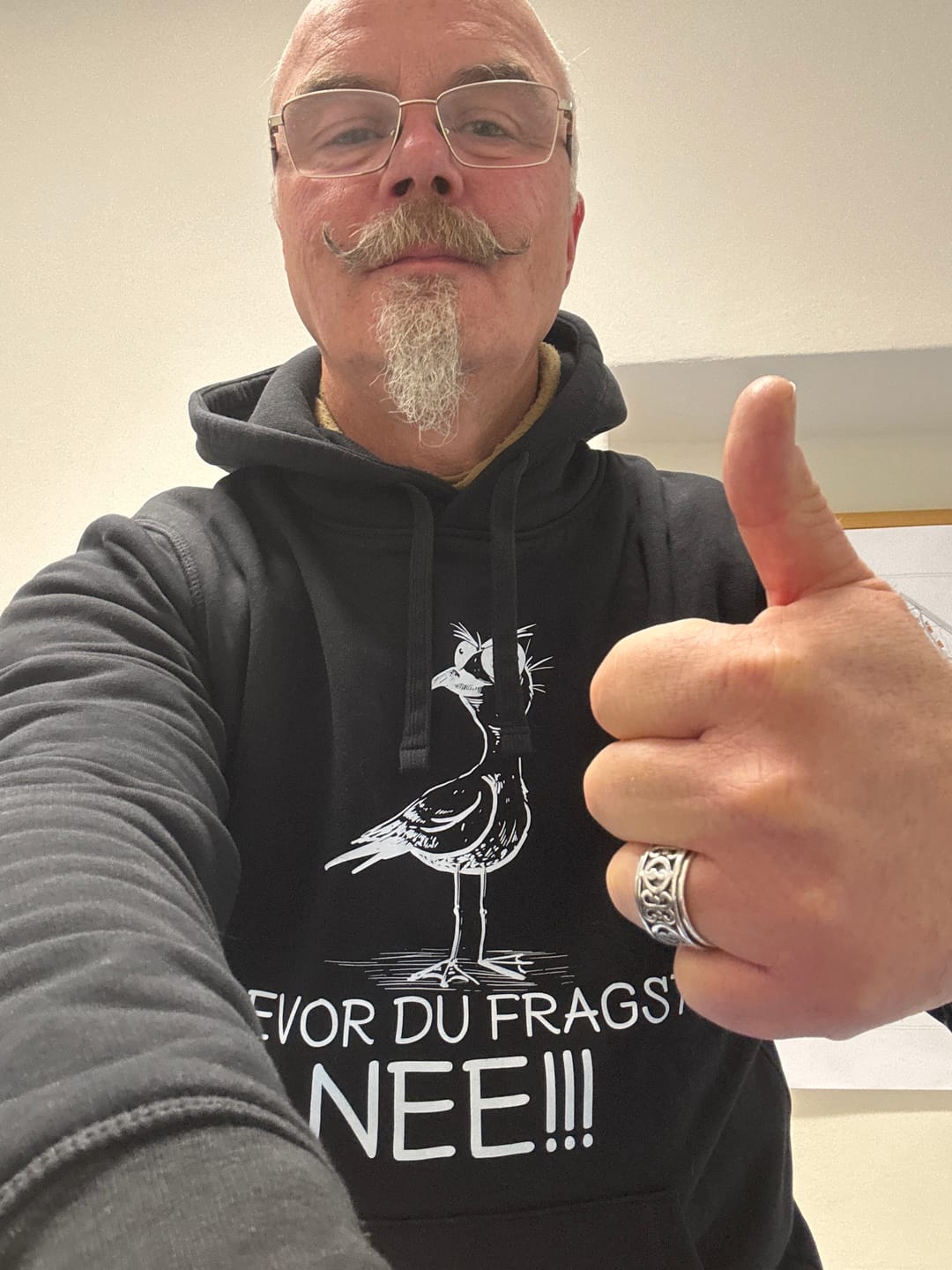 Customer photo review of Möwe Nee · Unisex Bio Hoodie